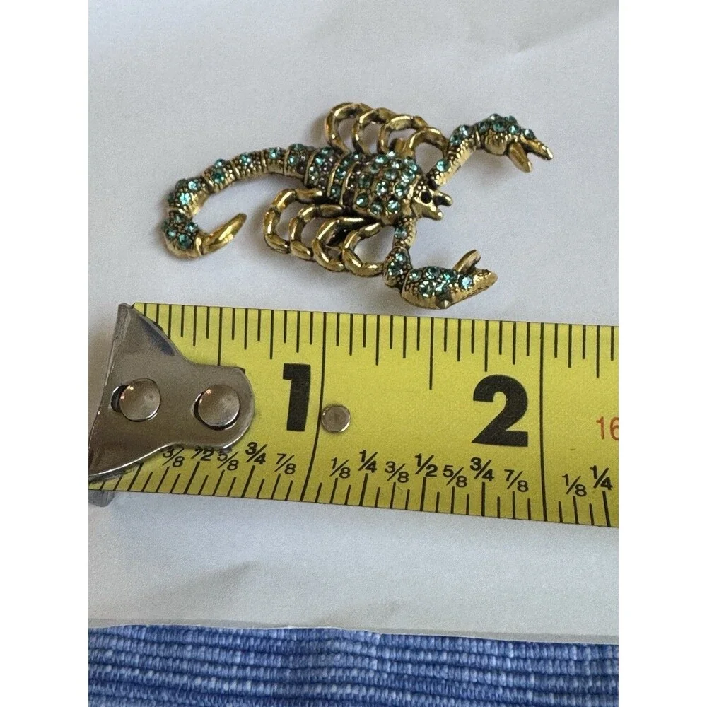 Vintage Rhinestone Scorpion Figural Brooch Aqua Teal Crystal‎ Antiqued Gold Tone